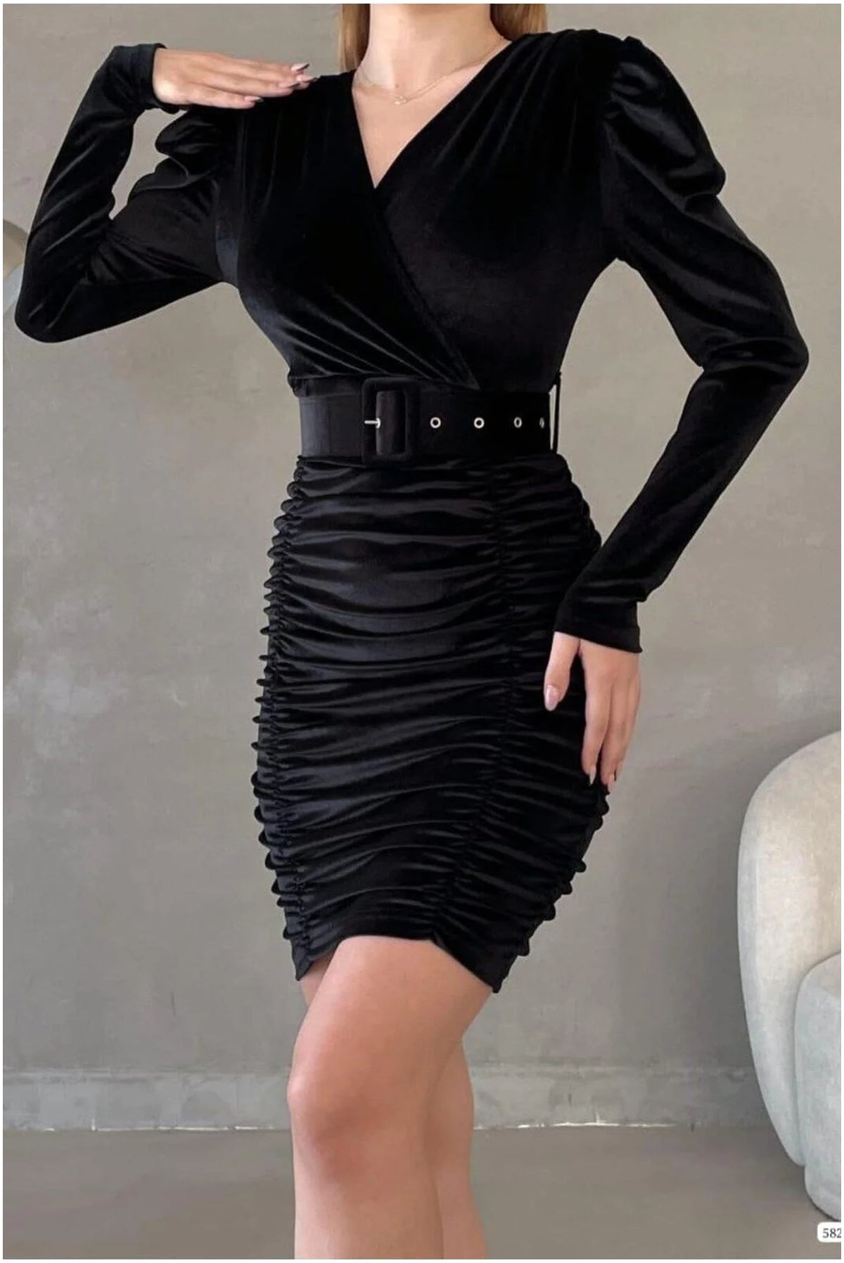 Esnek Elbise Kumaş Kadife Abiye V Yaka Kemerli